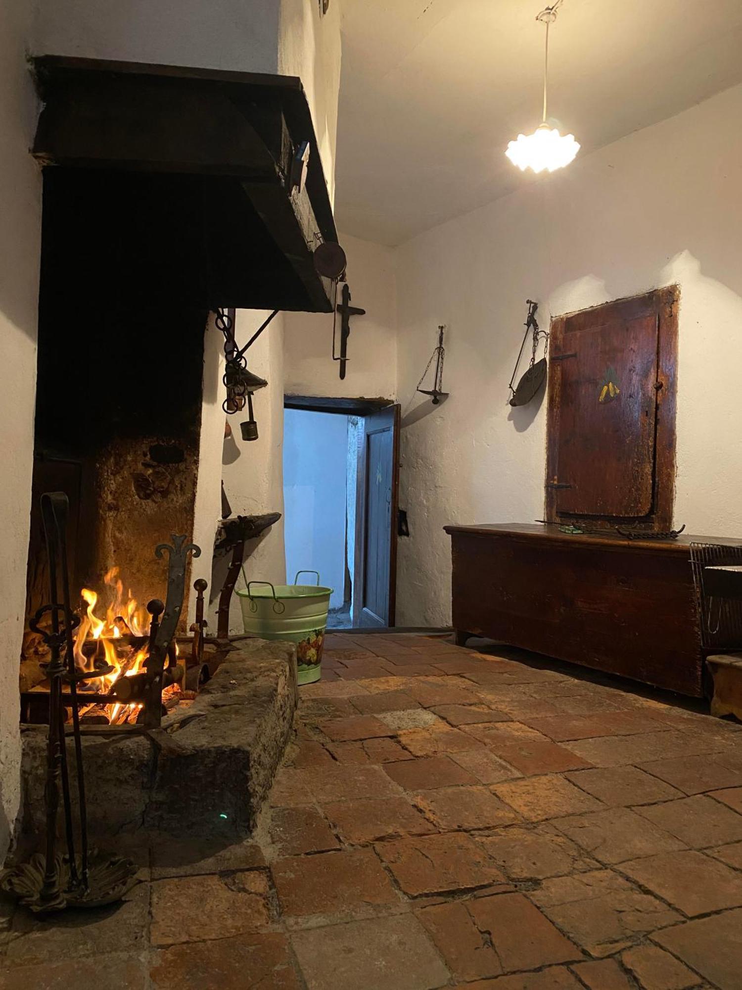 Casa Nel Centro Storico Di Borno Villa ภายนอก รูปภาพ
