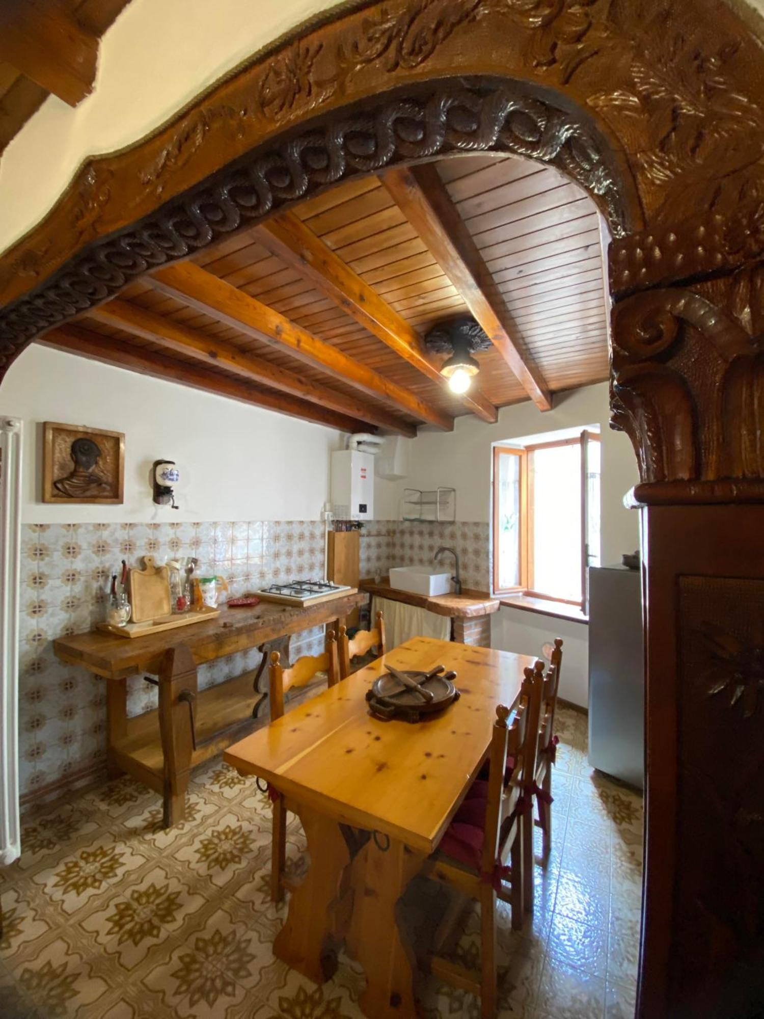 Casa Nel Centro Storico Di Borno Villa ภายนอก รูปภาพ