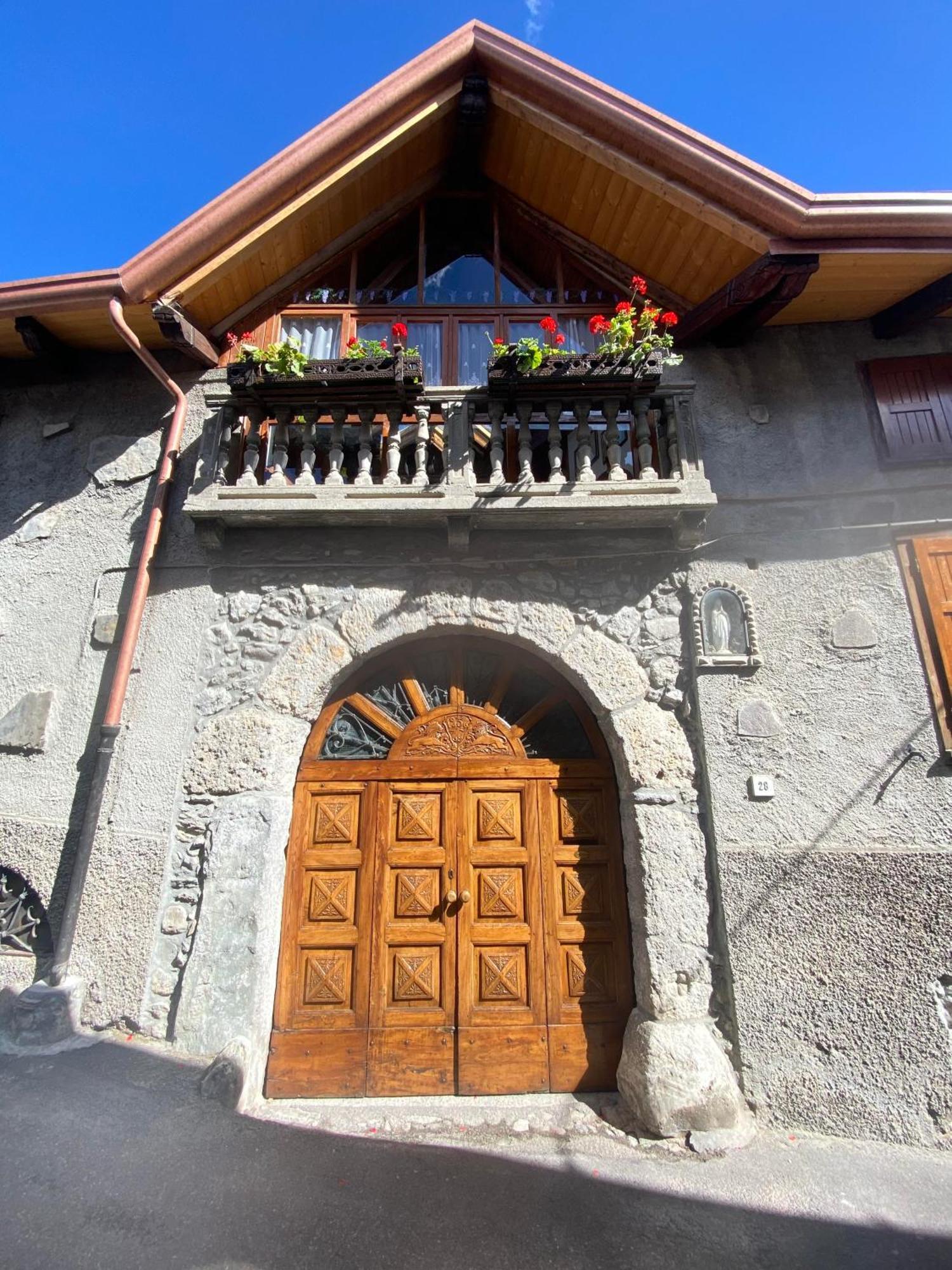 Casa Nel Centro Storico Di Borno Villa ภายนอก รูปภาพ
